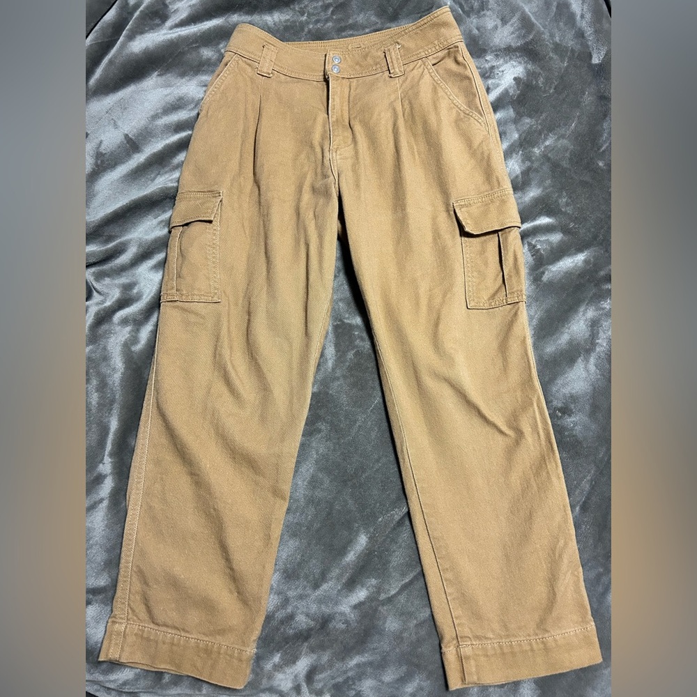 Silver Jeans women’s Brown Cargo Pants, size 27